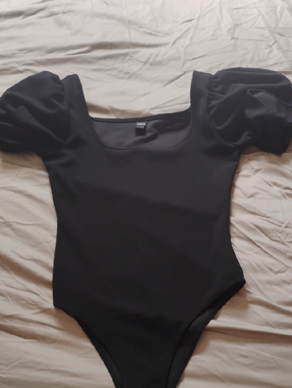 SHEIN Black Puff Sleeve Square Neck Bodysuit